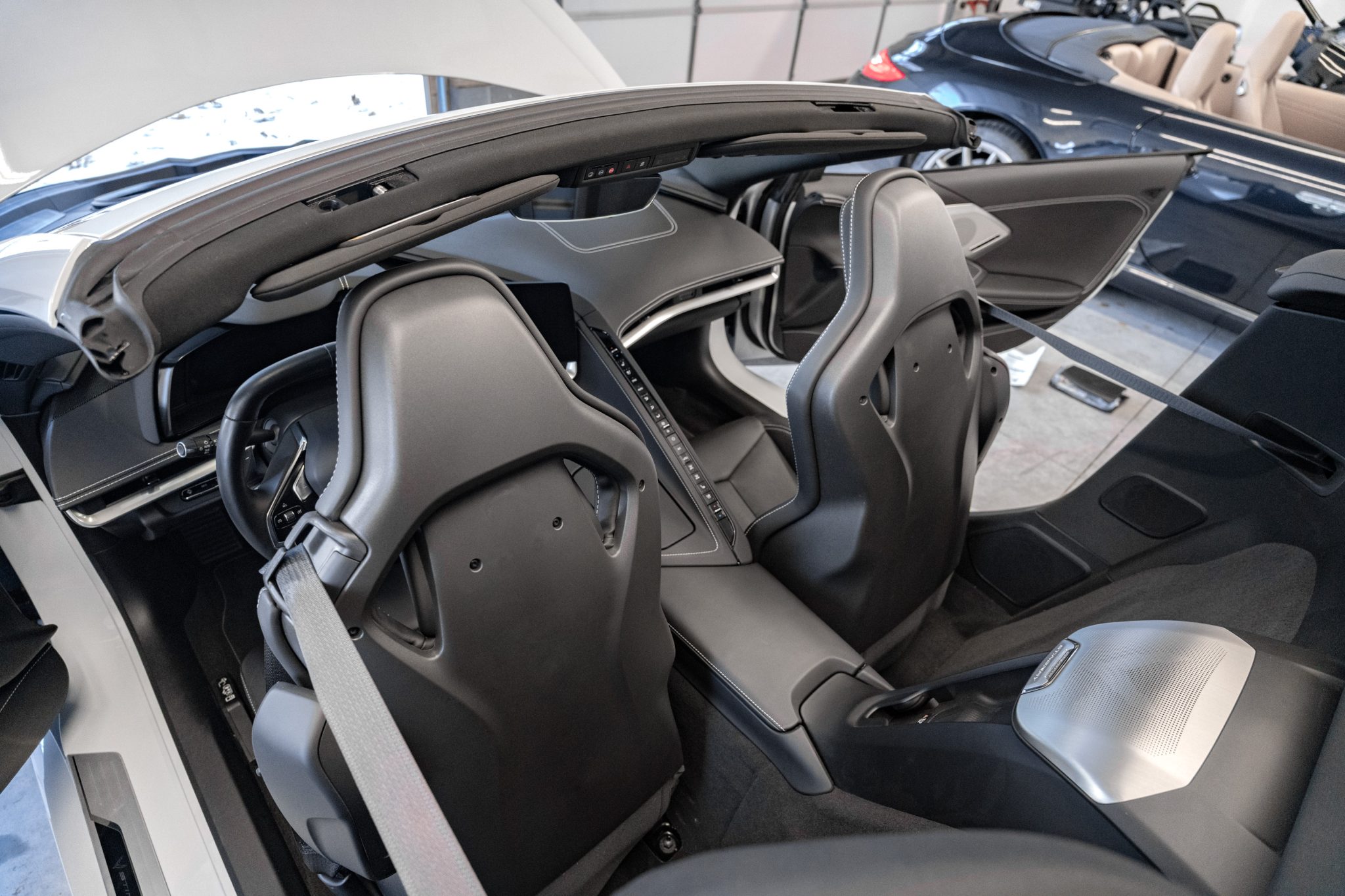 2021 Chevrolet Corvette Stingray Convertible 2LT Z51 photo 3