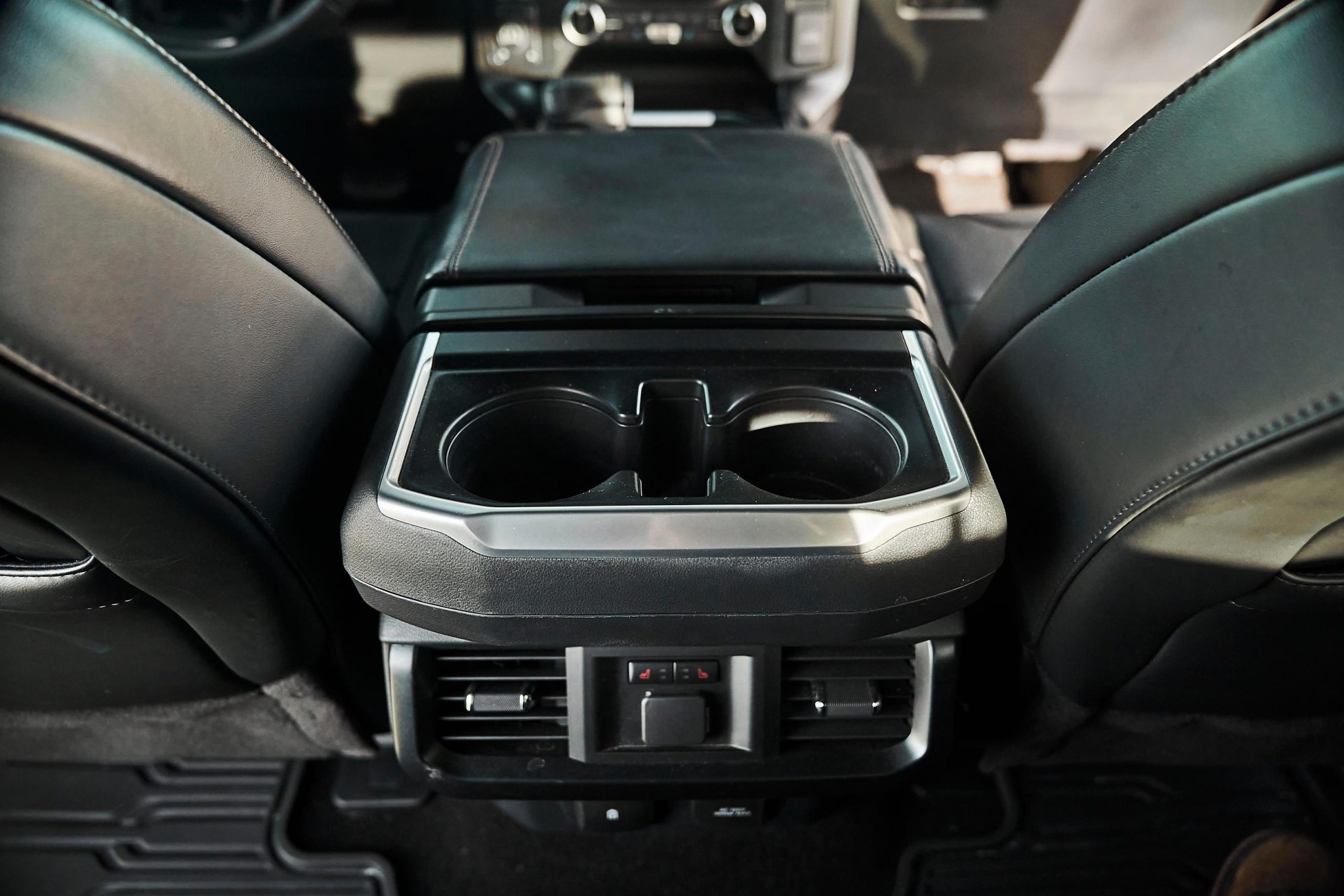 2022 Ford F-150 Raptor SuperCrew photo 26