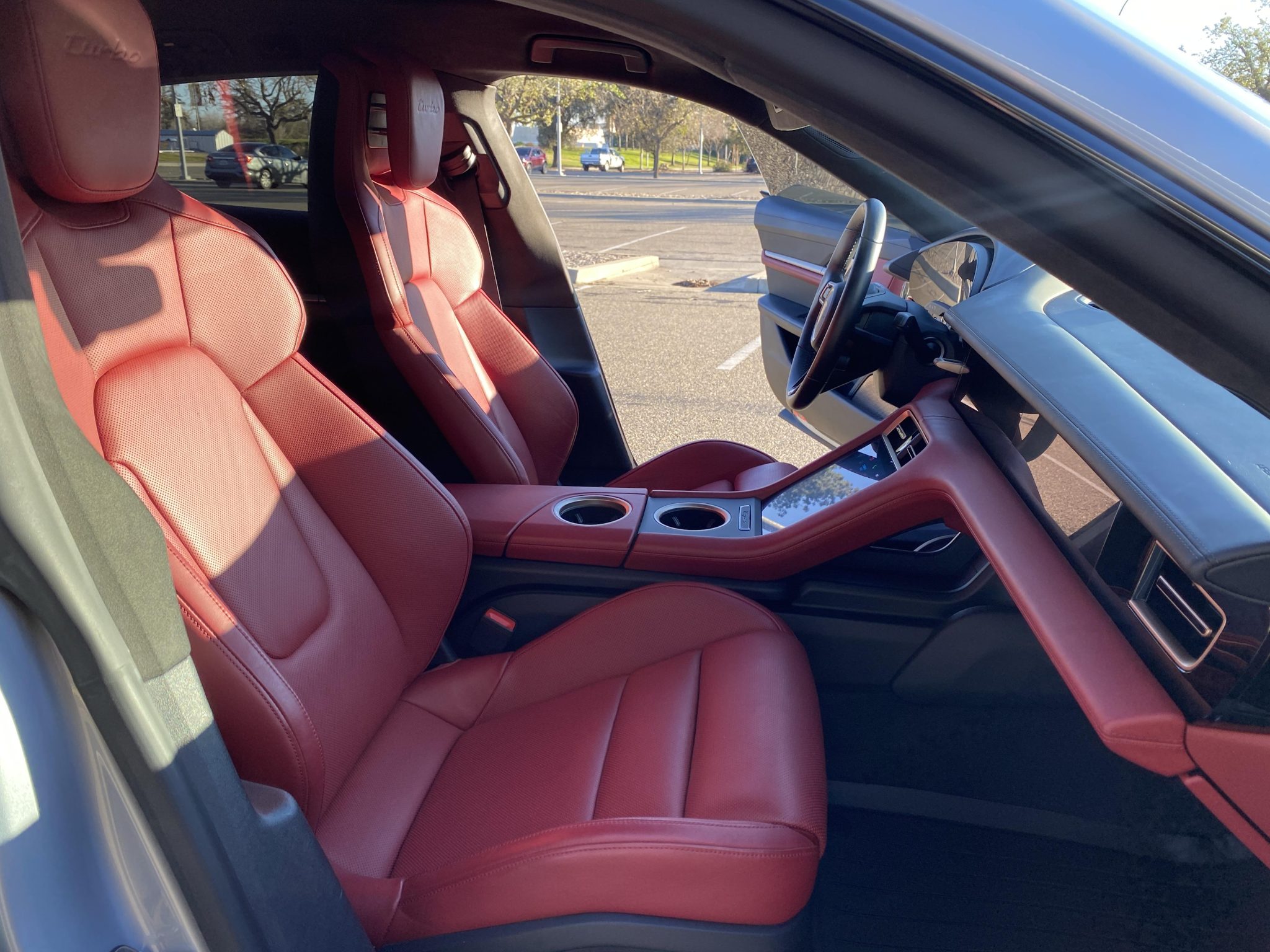 2022 Porsche Taycan Turbo Cross Turismo photo 12