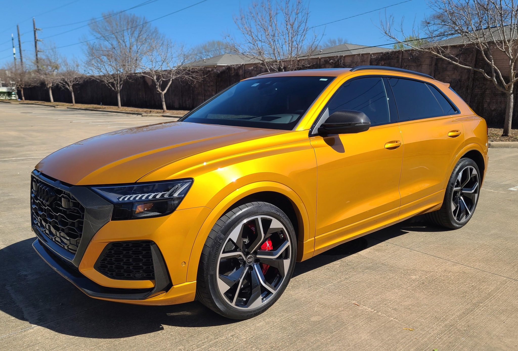 2023 Audi RS Q8 photo 2