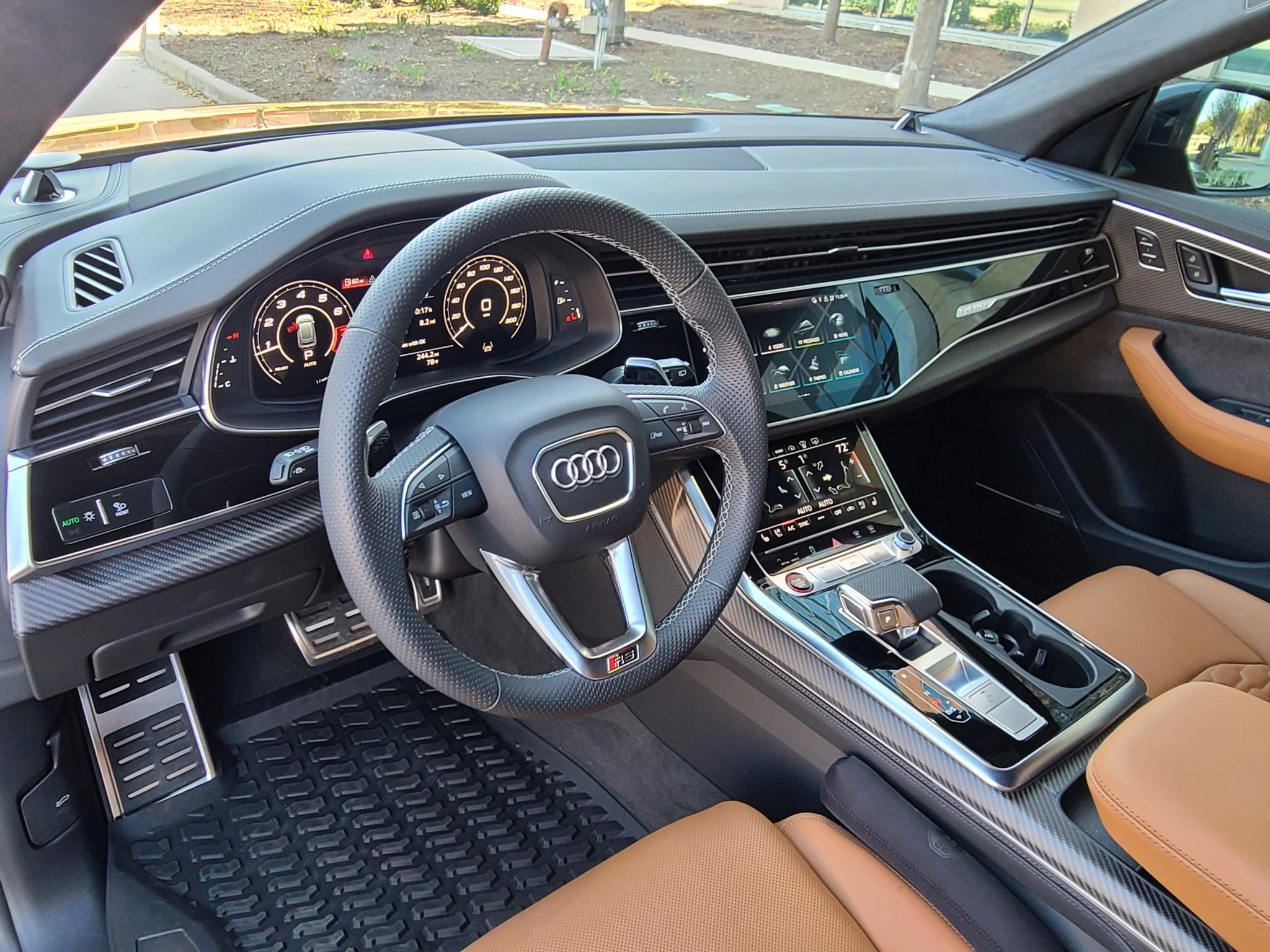 2023 Audi RS Q8 photo 19