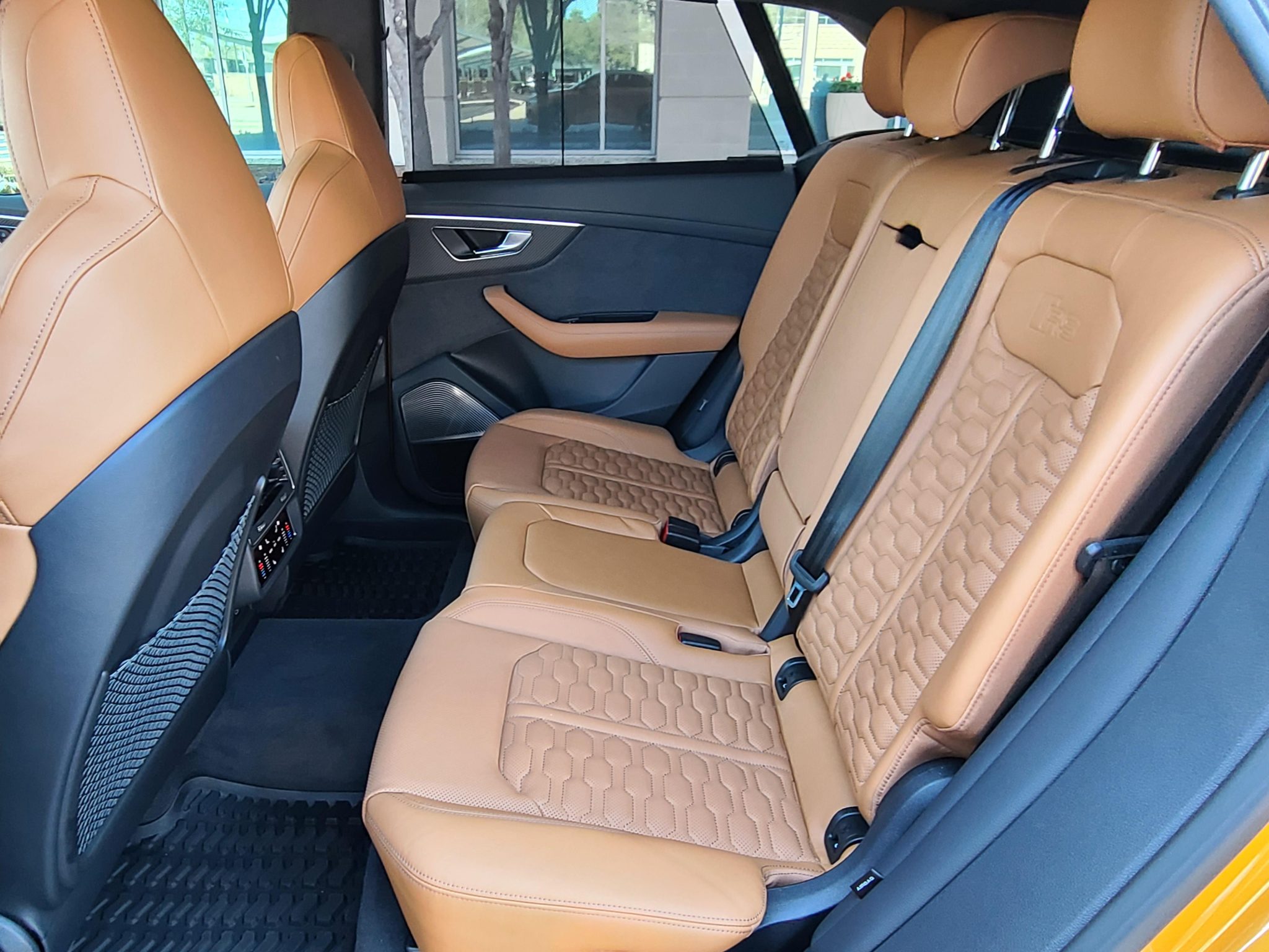 2023 Audi RS Q8 photo 21