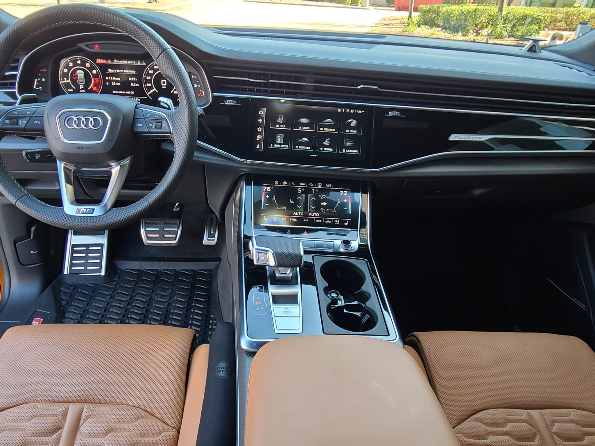 2023 Audi RS Q8 photo 25