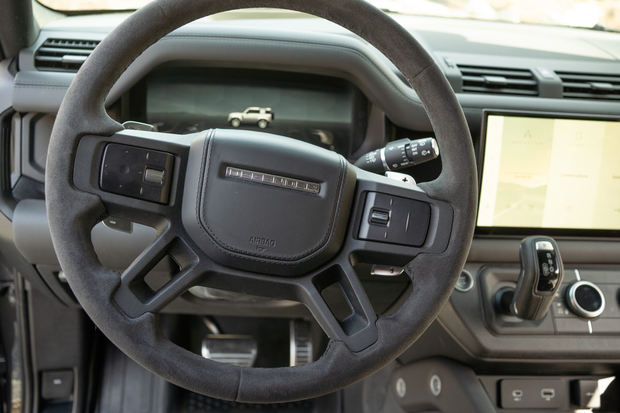 2023 Land Rover Defender 90 photo 5