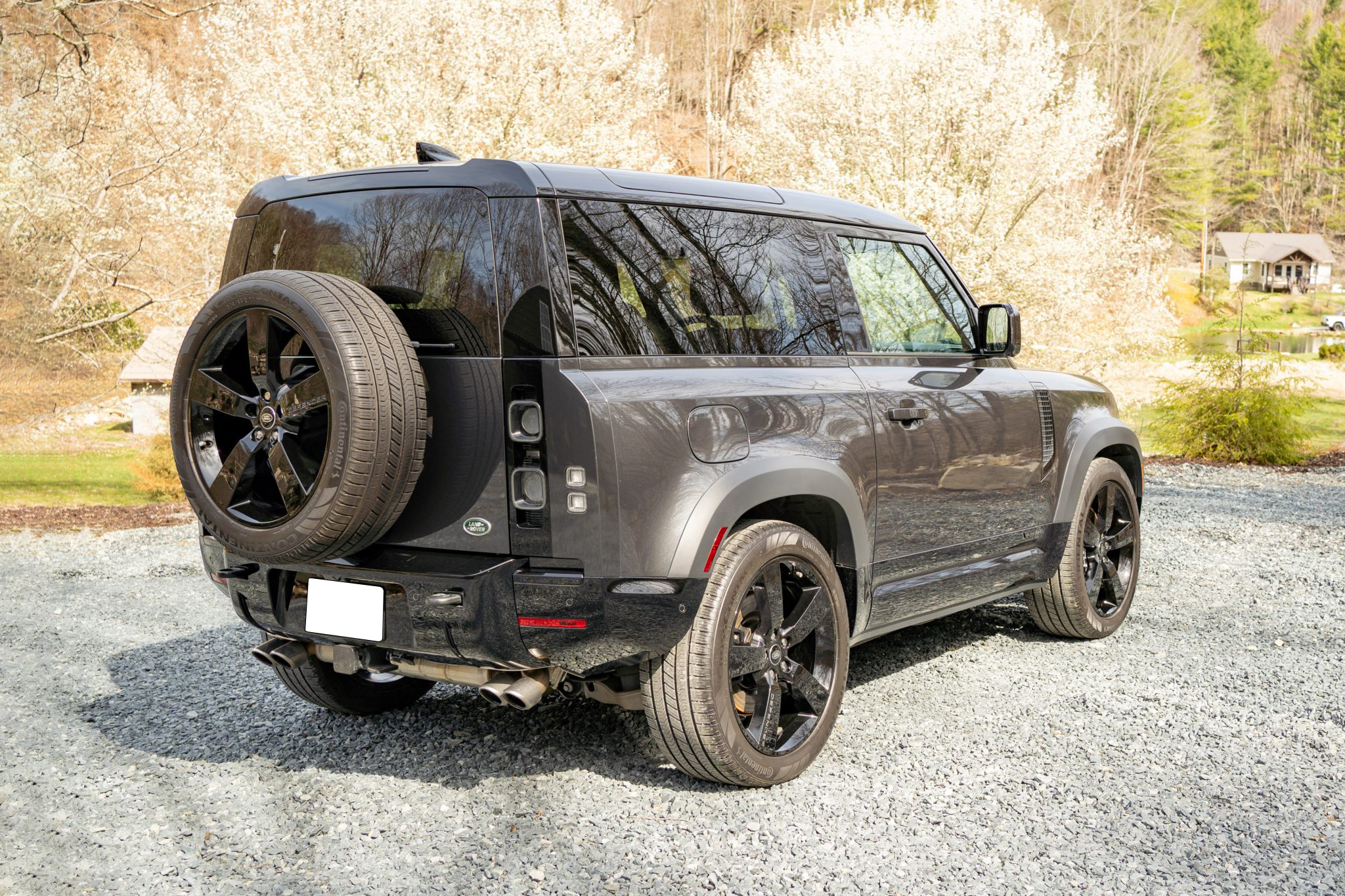 2023 Land Rover Defender 90 photo 9